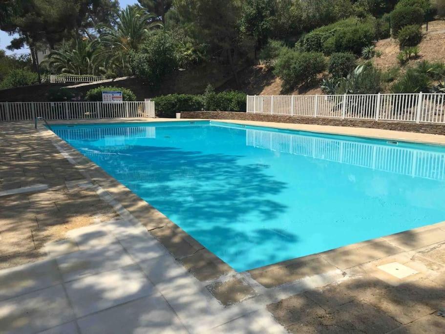 Le Dyonisos Et Piscine La Seyne-sur-Mer Exterior foto
